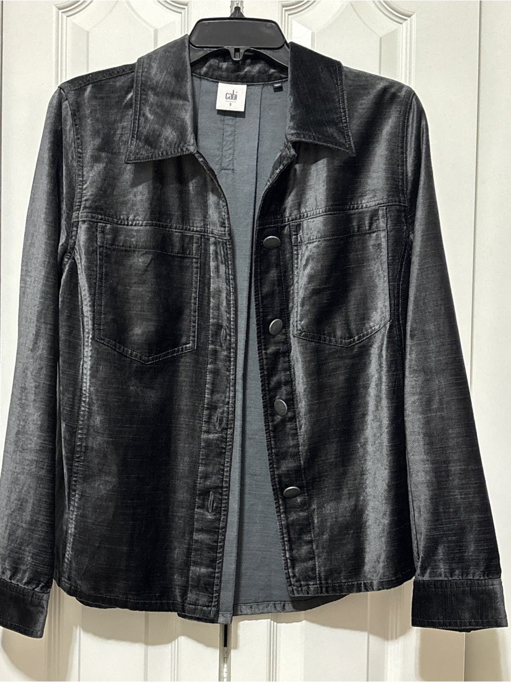 CAbi Charcoal Gray Velvet Button-Front Shirt Jacket